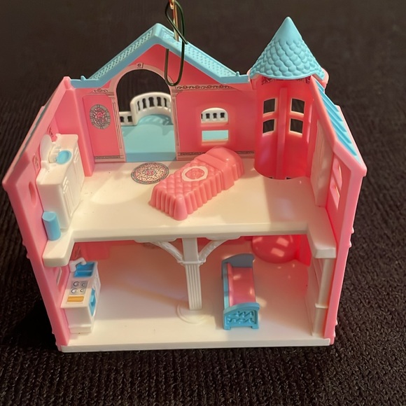 Vintage Hallmark Barbie Dream House Ornament 1999 - Picture 3 of 7